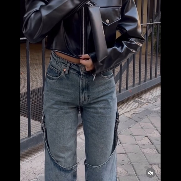 Zara TRF WIDE LEG BUCKLE JEANS - Picture 8 of 16